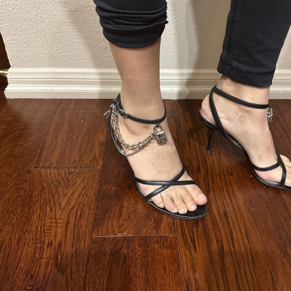 Dolce & Gabbana Black Heels with Silver Chain - Picture 4 of 16